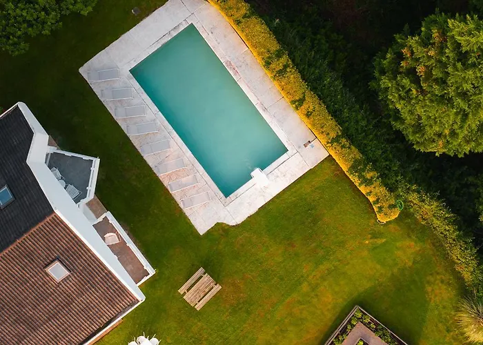 Wishome-Gran casa con jardín y piscina, en Comillas