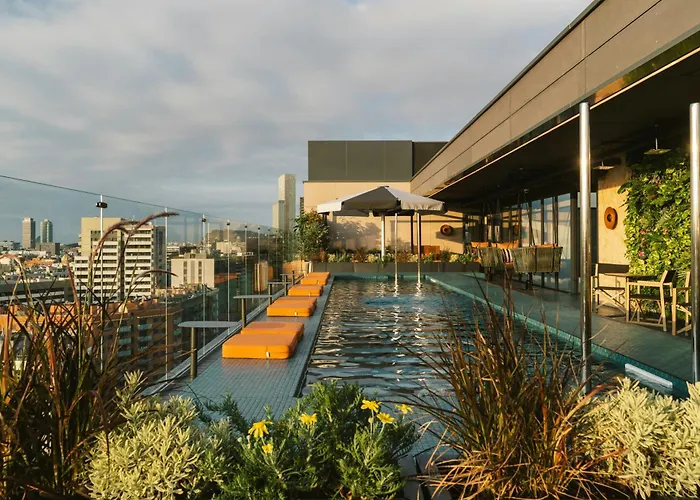  Social Hub Barcelona Poblenou Extended Stay