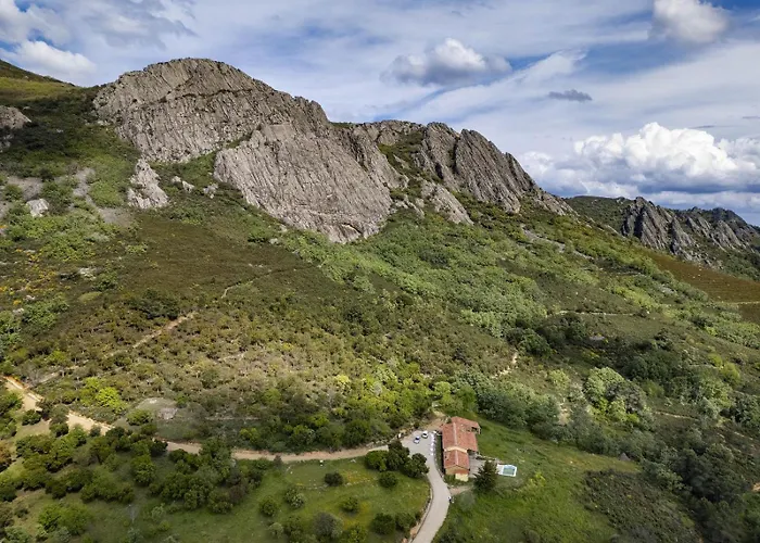 Casa de la luz-Finca la sierra Alojamiento de 4 estrellas completo en el corazón del Geoparque de 6 a 12 personas