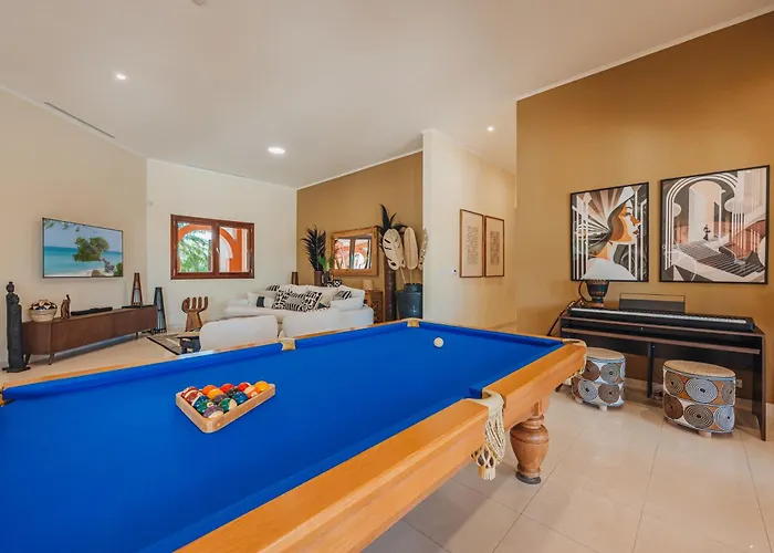 Luxury Villa|2 Min Eagle Beach| Hottub| Pool| Gym