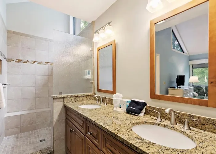 567 - Sea Pines Getaway-Heated Pool, Sleeps 6