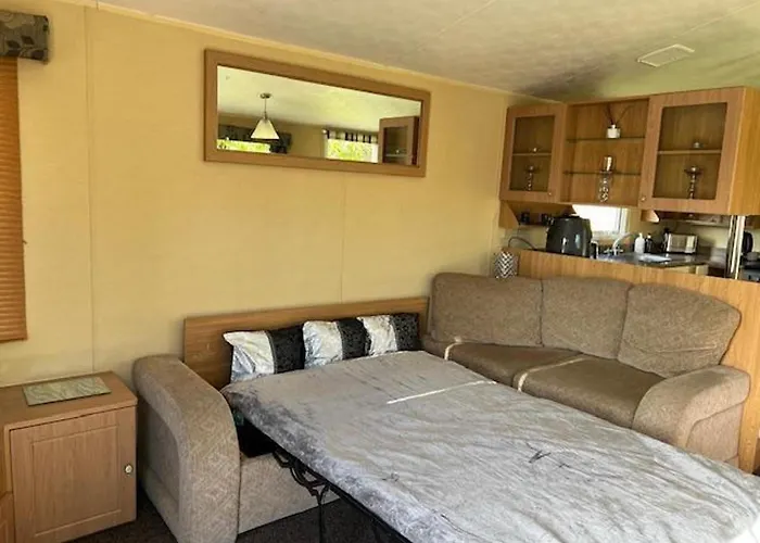 Cabin Sleeps 5-6 Patio Pets Edinburgh Festival
