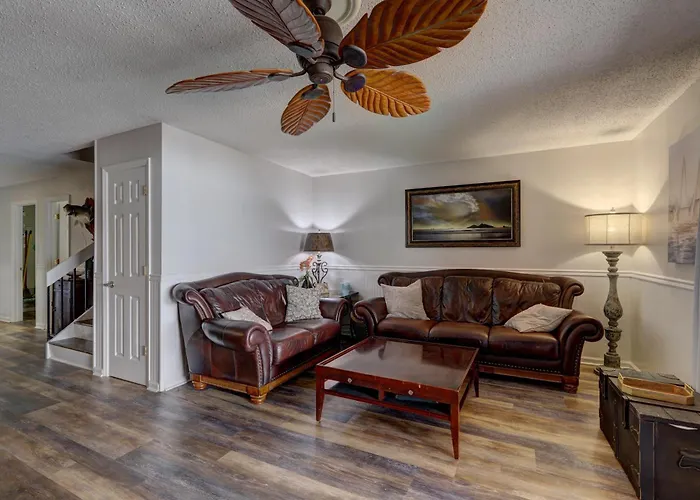 Lakefront Stillwaters Villa W/Deck & Private Dock
