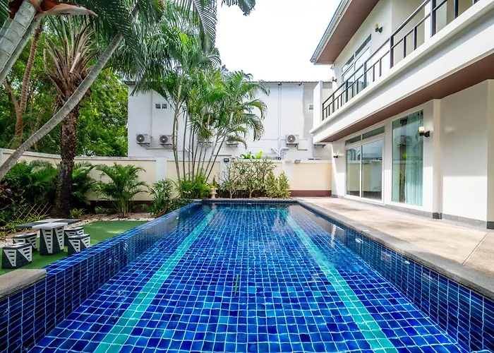 Pattaya Private 4-Bedrooms, 5-Bathrooms Pool Villa