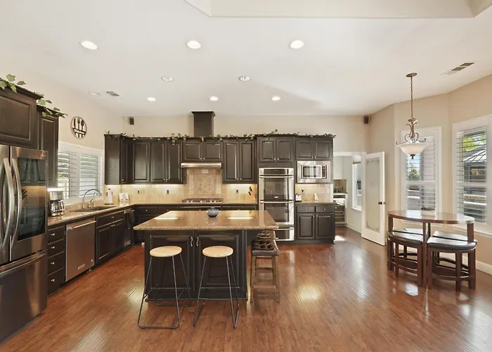 Oasis On The Vine - Custom Luxury Resort Amenities