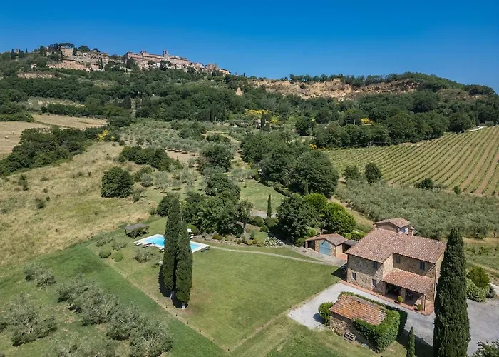 Podere Pisinano- Tuscan Villa With Swimming Pool