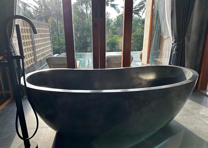 Uma Swari Suites Villa Sidemen