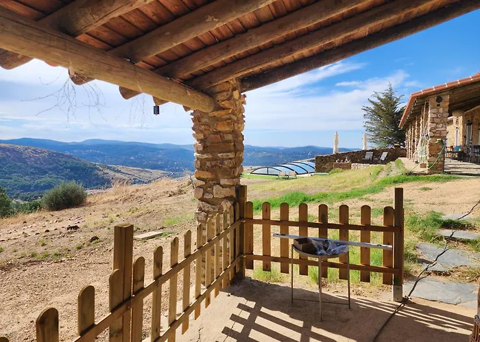 Casa de la luz-Finca la sierra Alojamiento de 4 estrellas completo en el corazón del Geoparque de 6 a 12 personas