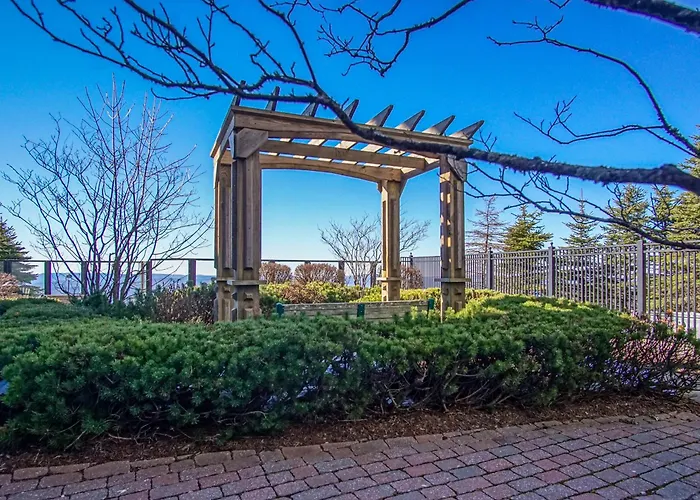 2 Bedroom Seneca Condo 200 Beautiful Vista Views