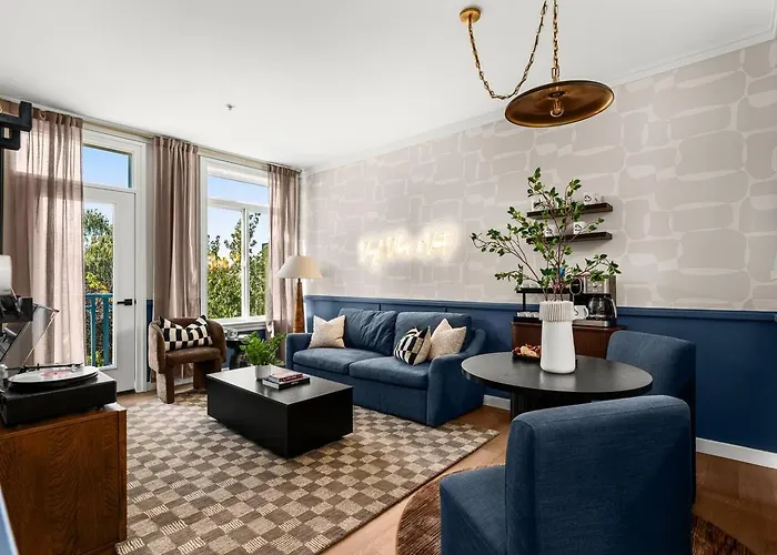 Belltown Cloudline Condo
