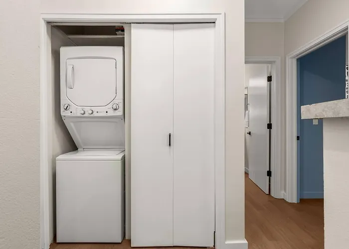Belltown Cloudline Condo