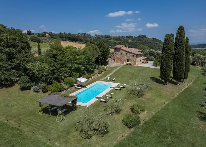 Podere Pisinano- Tuscan Villa With Swimming Pool