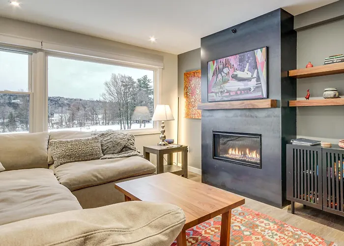 Fully Renovated! Luxe Ski Condo Near Stowe Mtn