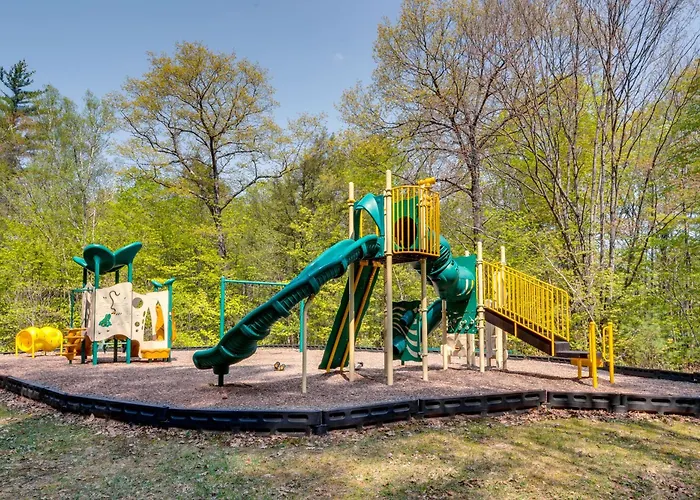 3 Mi To Story Land: All-Season Family Condo
