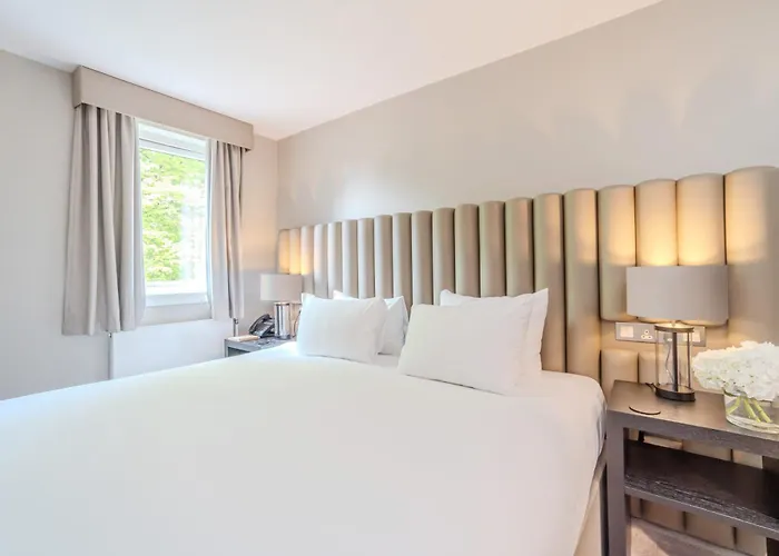 Golf hotel: The Scholar