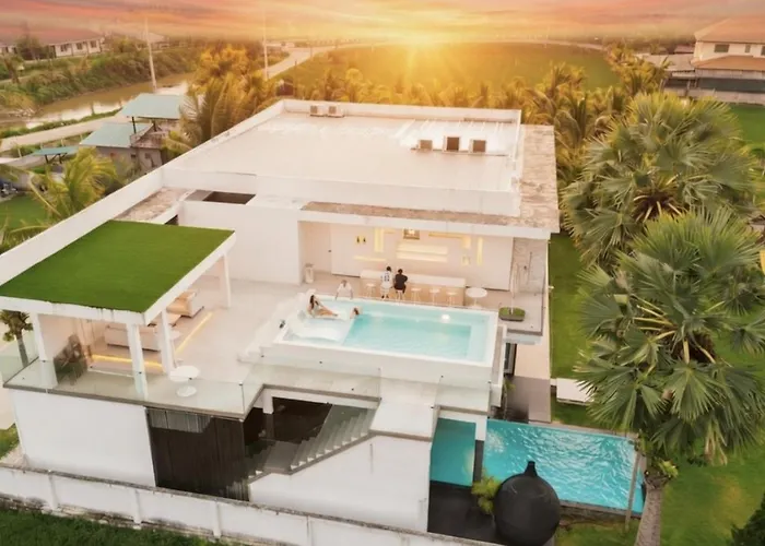 Palm Villa - Award Winning Modern Luxury & Exclusive Villa