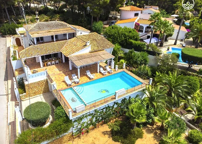 Romero - Managed By Almarina Villas