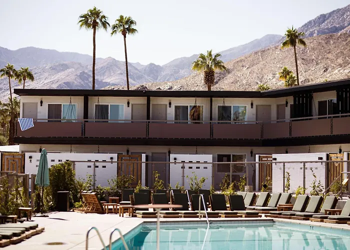 V Palm Springs