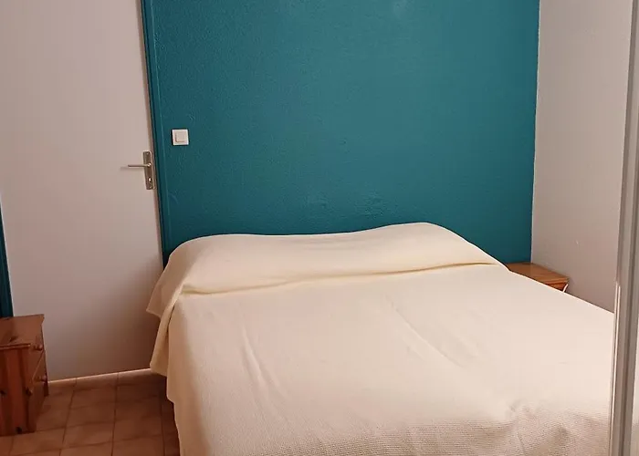 Tous à la piscine au BELVEDERE vue mer