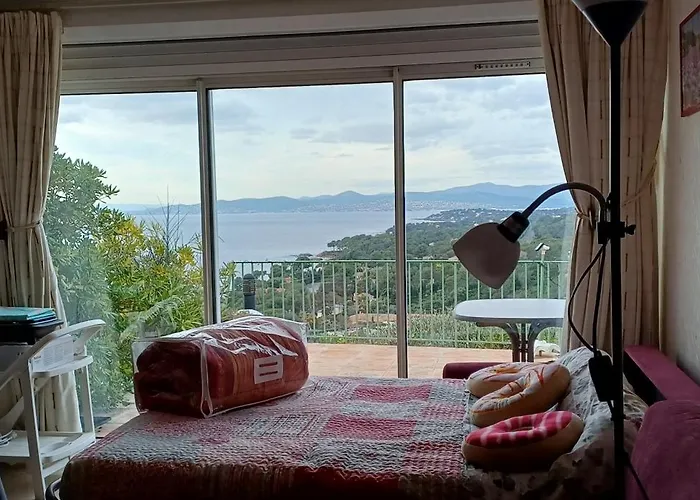 Tous A La Piscine Au Belvedere Vue Mer
