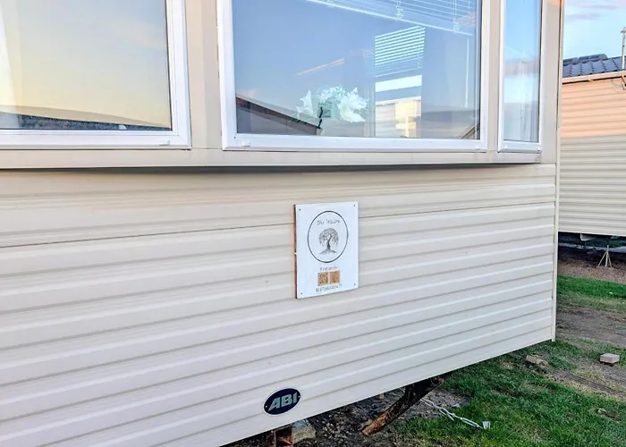 The Willow Caravan Cliff Top Coastal Retreat At Eyemouth Holiday Park Sleeps 6 Near Beach