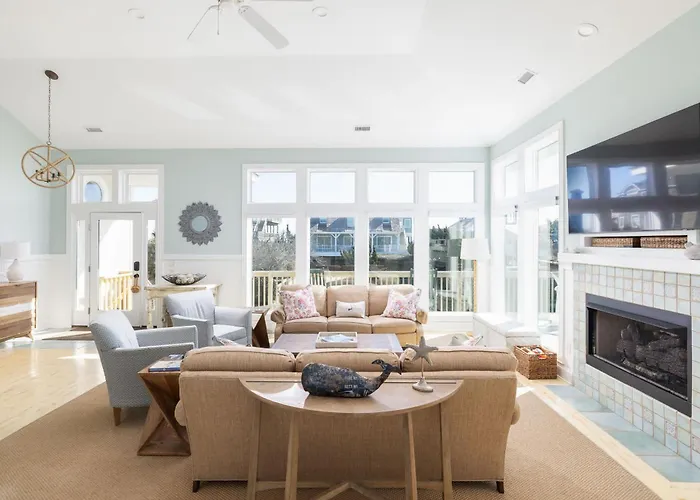 New Listing Semi Ocean Front With Pool & Hot Tub