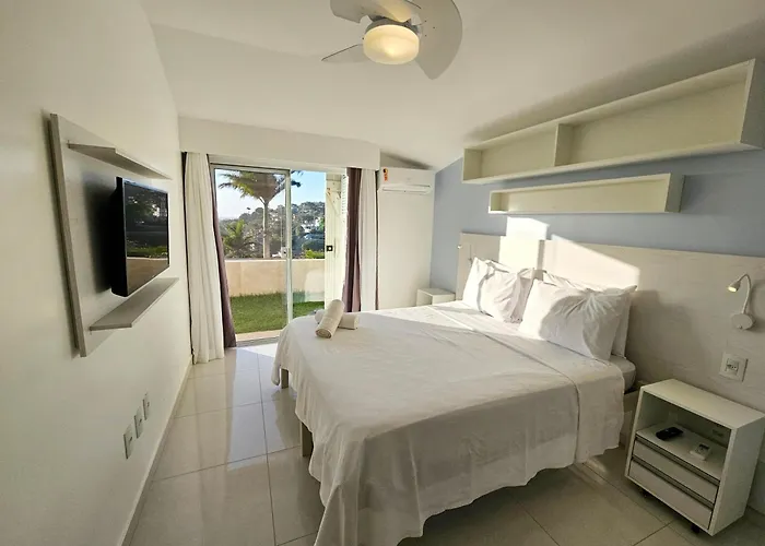 Casa Com Piscina E Vista Na Praia Da Ferradura