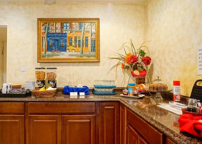 La Dolce Vita Resort & Spa - A Gay Men'S Clothing Optional Resort