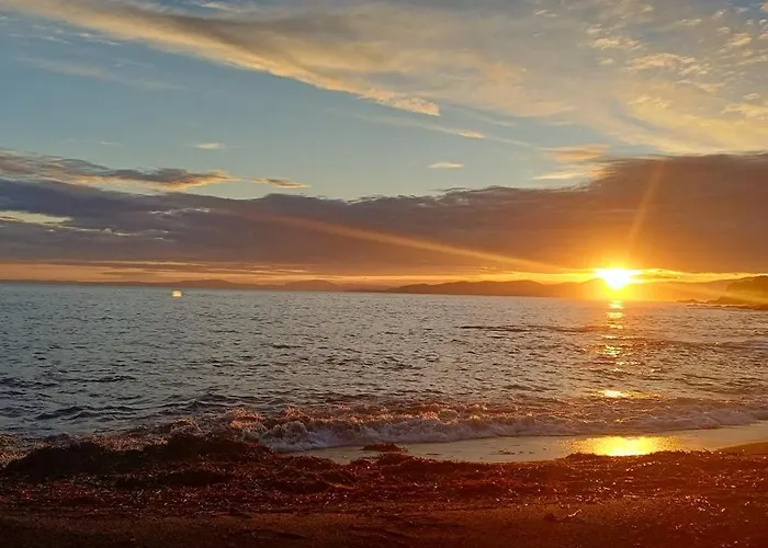 Tous A La Piscine Au Belvedere Vue Mer