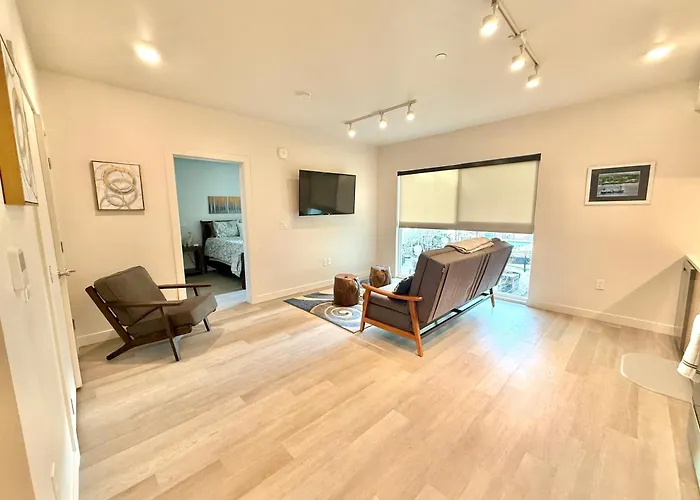 Ultra-Luxury Condo In The Middle Of Downtown