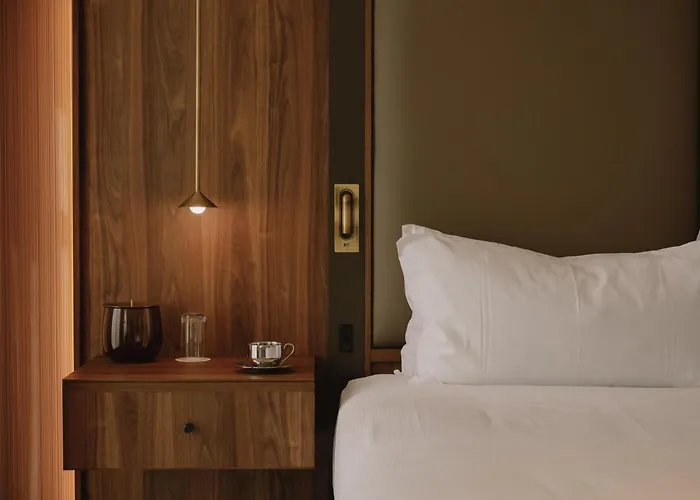 Luxury hotel only: Parmelia Hilton Perth