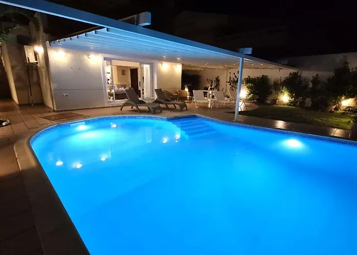 Holiday Villa Sunjoy Close To The Beach