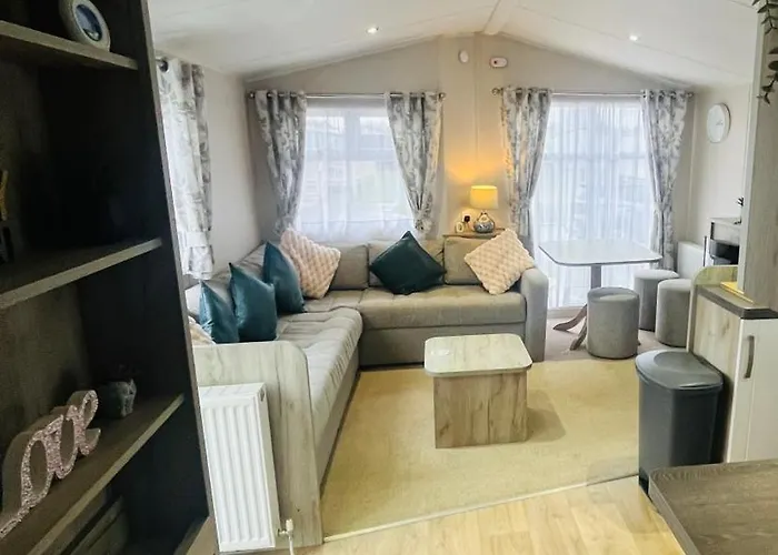 Calypso Hot Tub Breaks Tattershall Lakes Pet Friendly