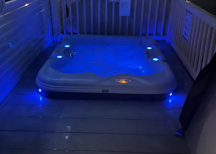 Calypso Hot Tub Breaks Tattershall Lakes Pet Friendly