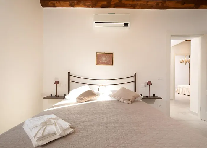 Villa with private pool Fivizzano 9 by VacaVilla