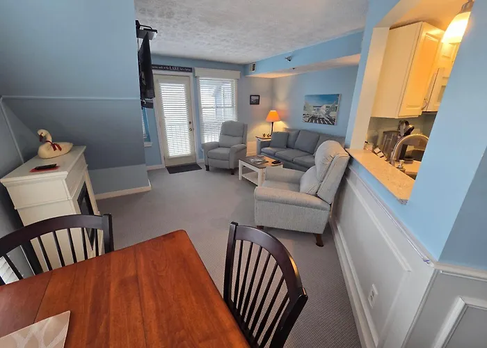 North Shore Inn Tc 301