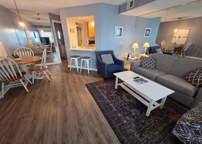 North Shore Inn Tc 208