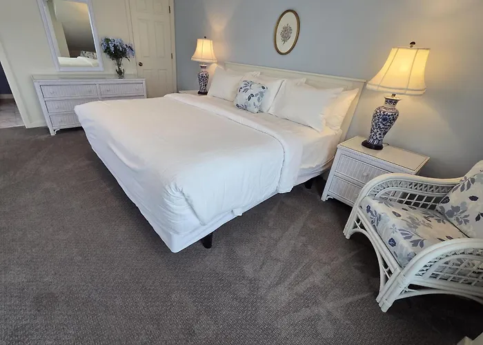 North Shore Inn Tc 309