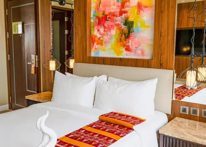 Beach hotel: Mandarin Bay Resort And Spa