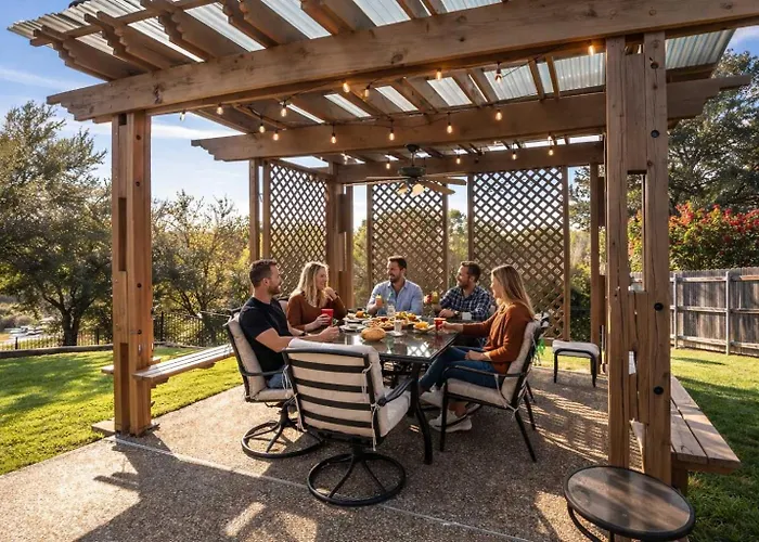 Elite 4Br 2Ba Holiday Home With Hot Tub, Pool, And Bbq