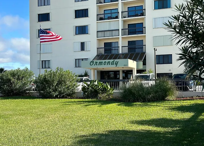 Fabulous Ocean And Beach Views With Top Complex Amenities