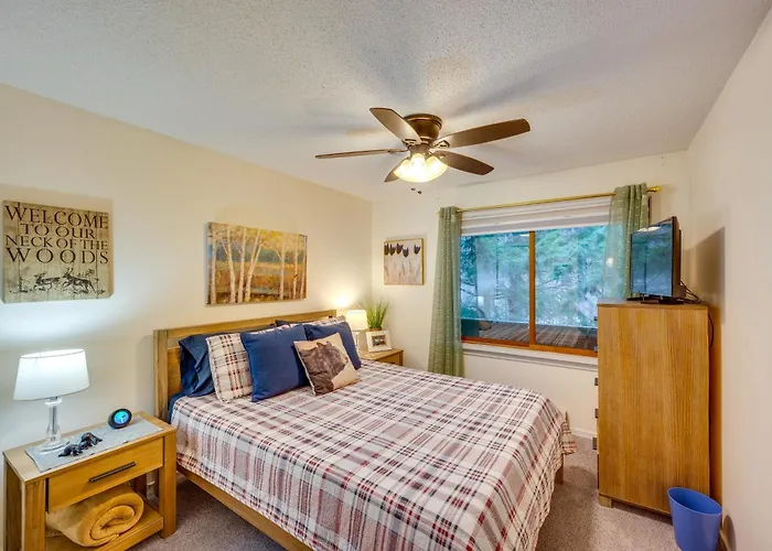Spacious Bartlett Condo W/ Balconies & Pool!