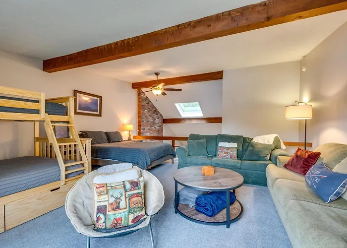 Spacious Bartlett Condo W/ Balconies & Pool!