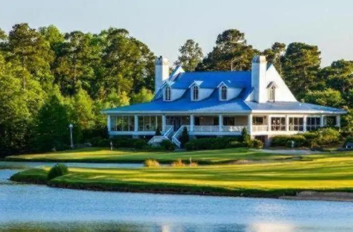 Golf hotel: True Blue Golf Resort