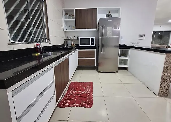 Casa com Piscina a 2km da Praia Araçagy