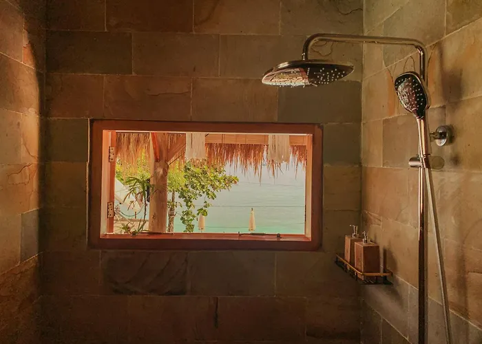 Jarapa Beach House - Luxury Beachfront Stay Gili Air