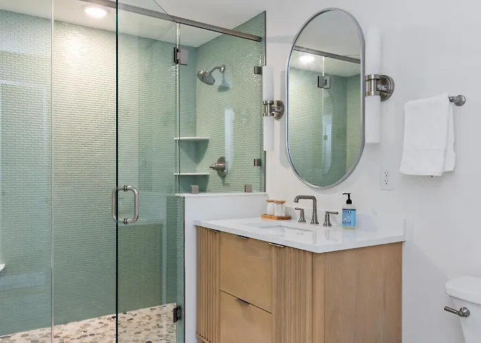 Stowe Village Modern Retreat - Steps To The Rec Path, Seasonal Pool And More!