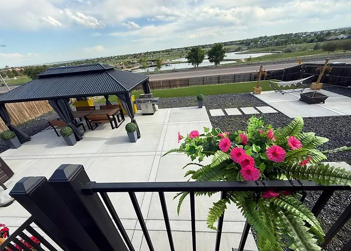 Amazing Lake View Heated Pool Swim Spa And Hot Tub