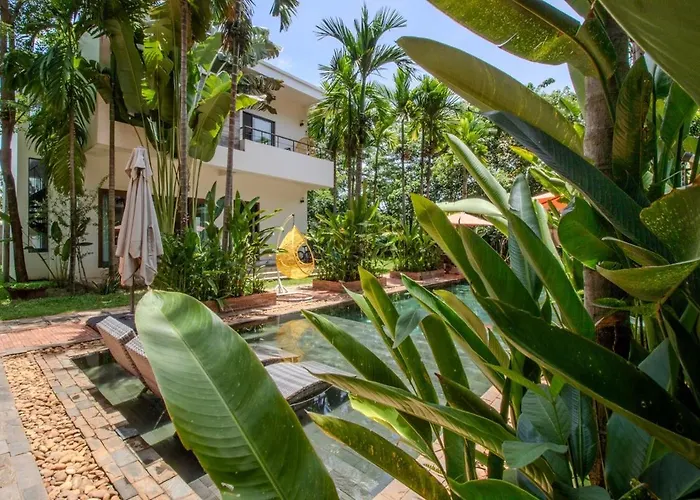 Tropical 2Br Garden Pool Villa, Apple Music, Padel