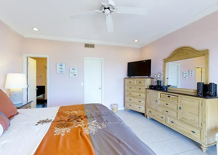 Dog-Friendly Beachfront Gem - Community Pool Tennis Washer&Dryer Central Ac